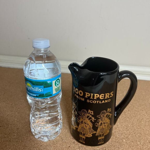 Seagram's Ceramic Advertisement Pitcher 100 Pipers From Scotland - Picture 5 of 6